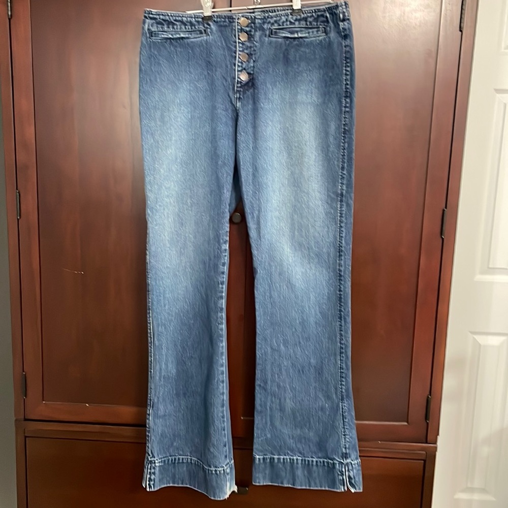Button-fly Fitch Flare jeans